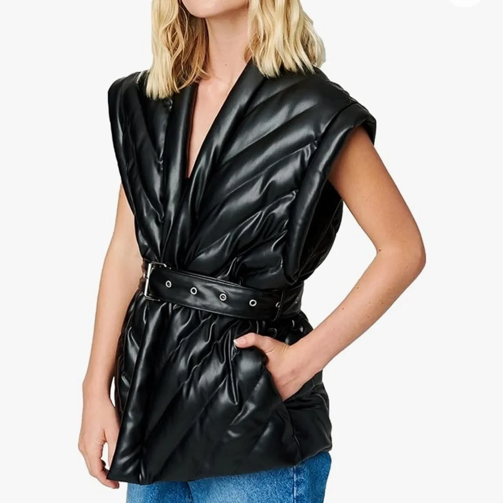 (A8) Blank NYC Under The Radar Puffer Vest, Black, Size‎ L, NWT